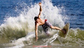 瓜子直播-哪些健身器材适合练胸肌，效果最佳